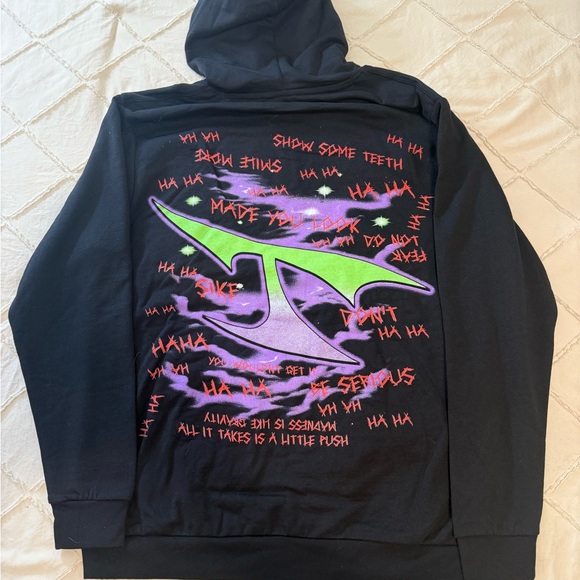 Trinx L.A. | Urban Graphic Joker Hoodie | Size Large - Picture 5 of 6